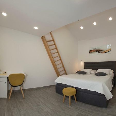 Central Old Town Rooms Split Exteriör bild